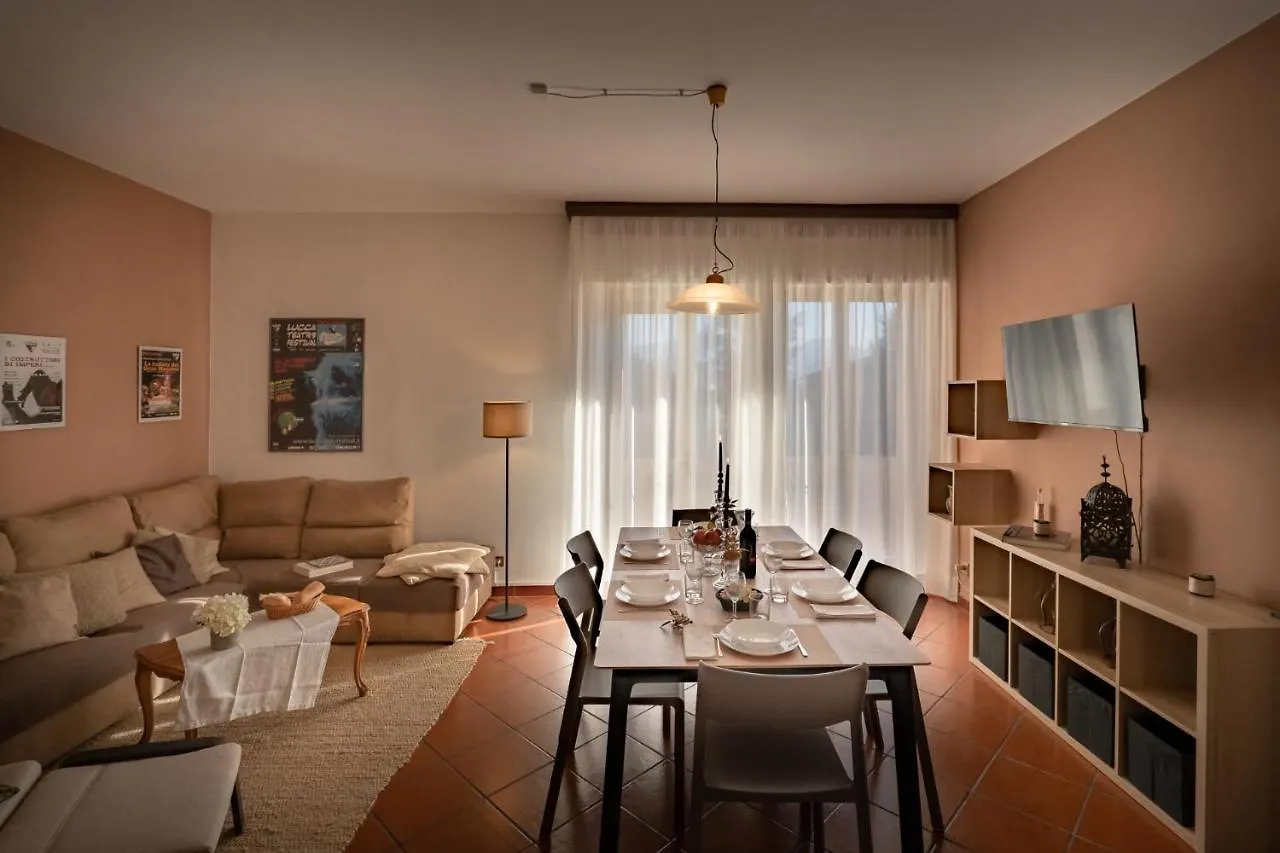 La Casa Di Lucca With Private Parking Apartment 0*,