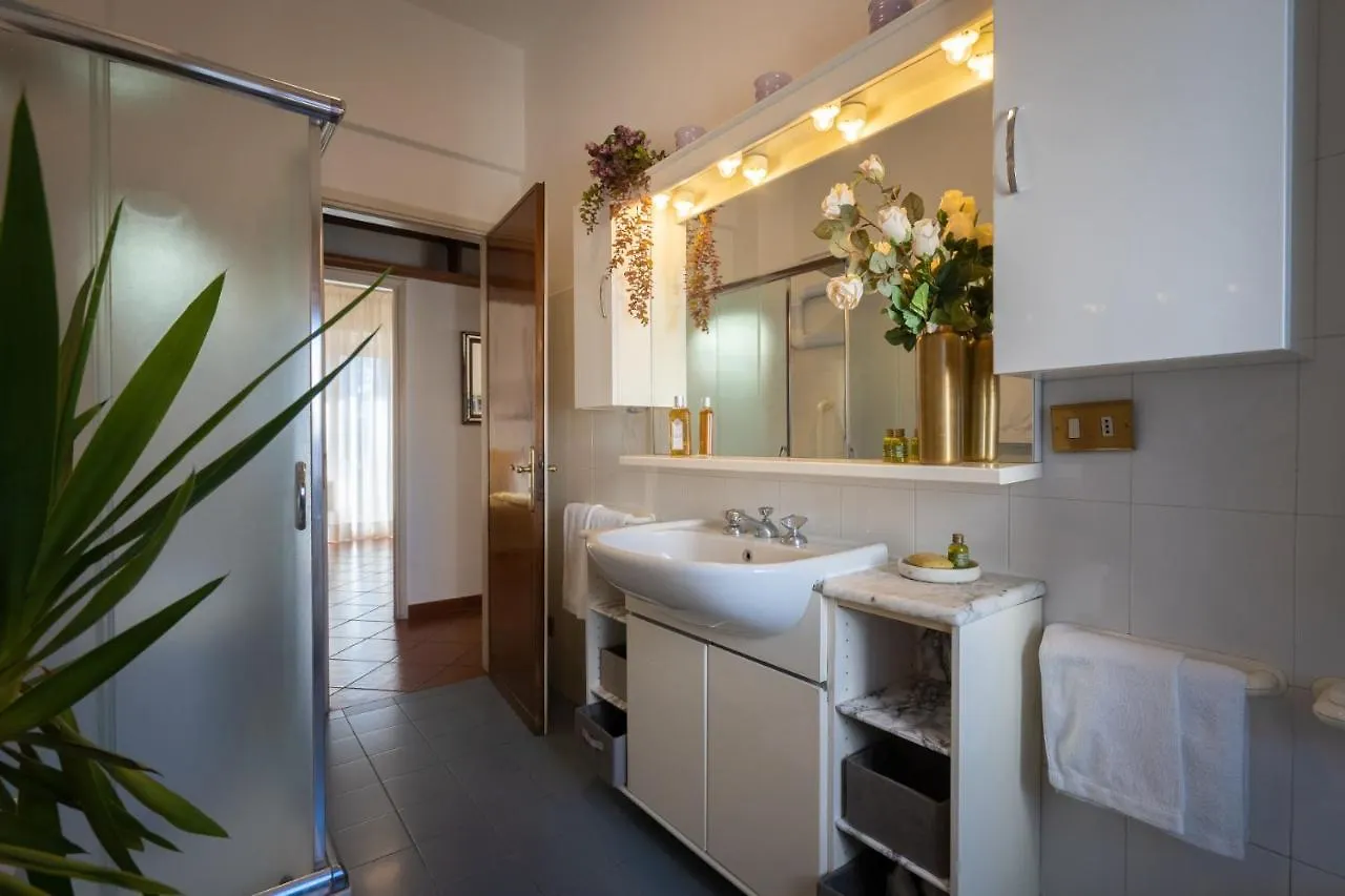 La Casa Di Lucca With Private Parking Apartment