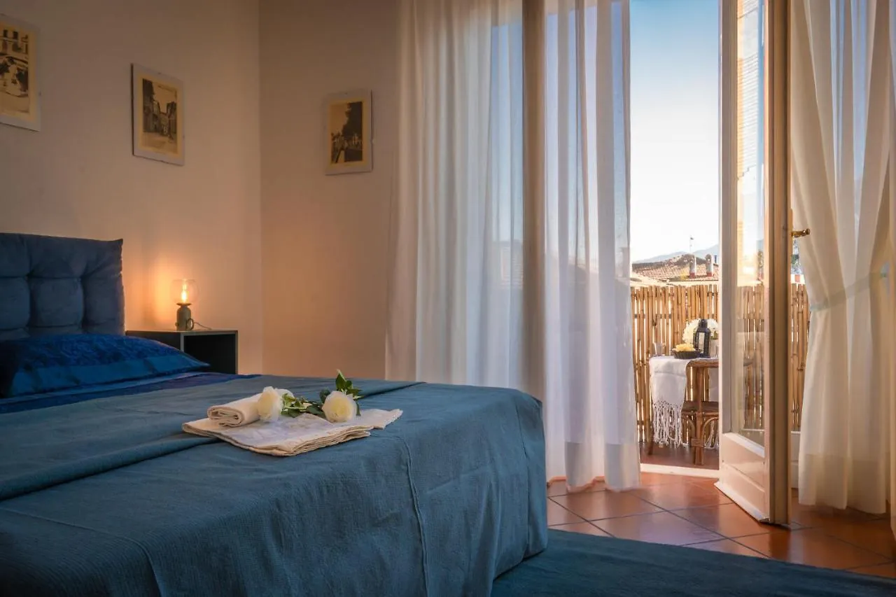 La Casa Di Lucca With Private Parking Apartment Italy