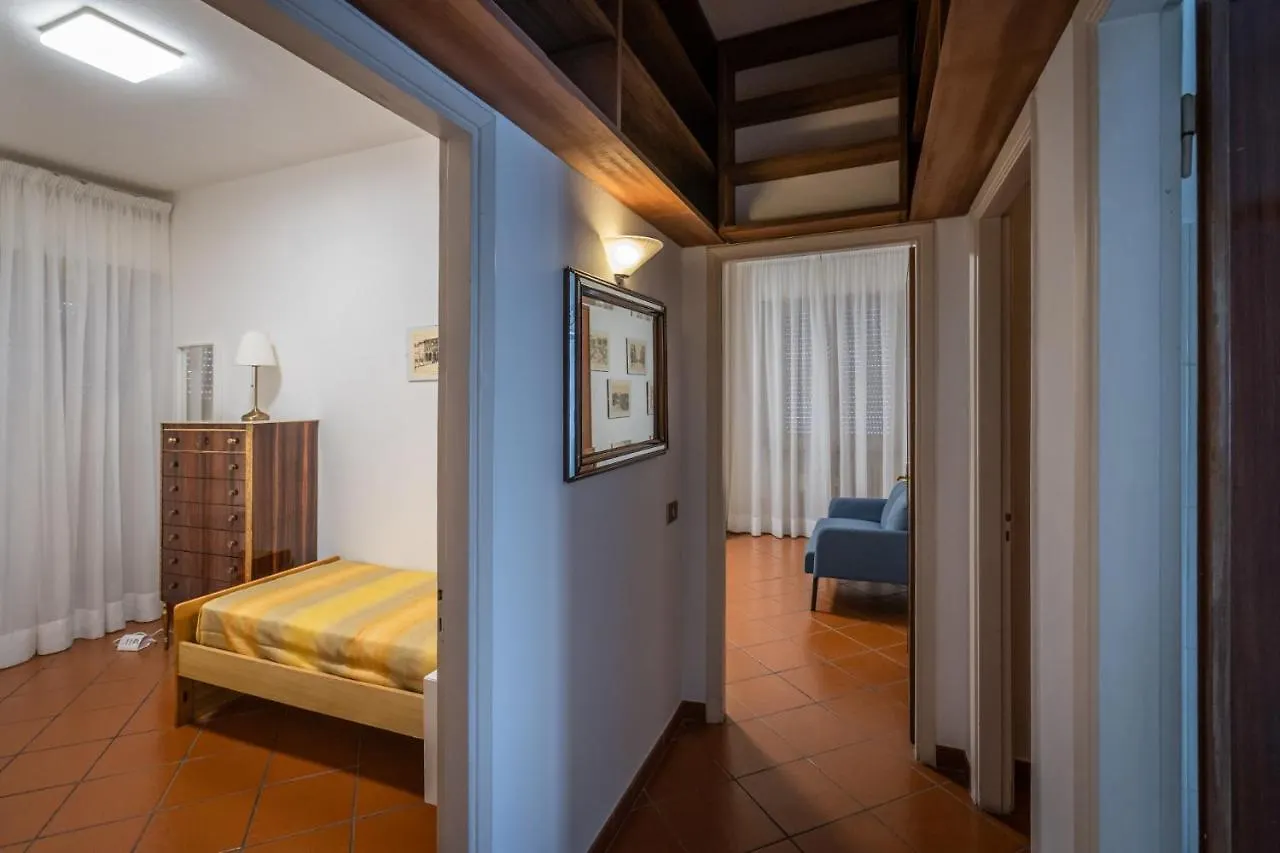 La Casa Di Lucca With Private Parking Apartment