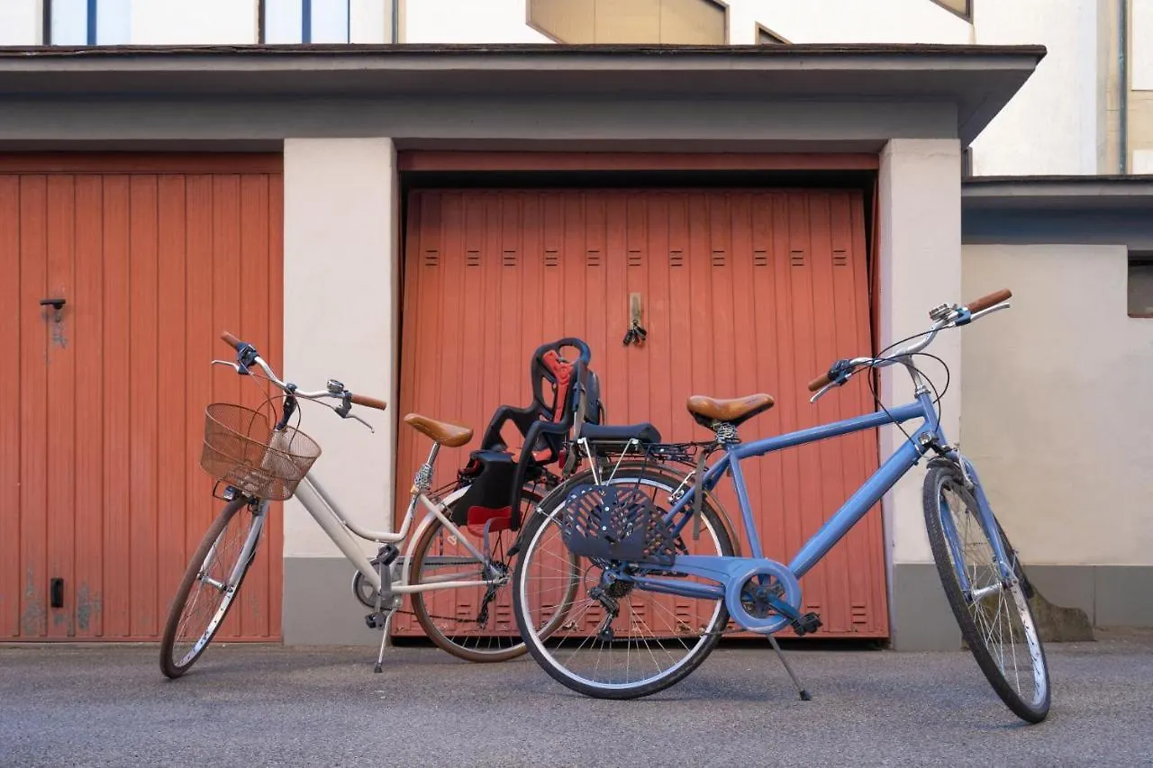 La Casa Di Lucca With Private Parking Apartment
